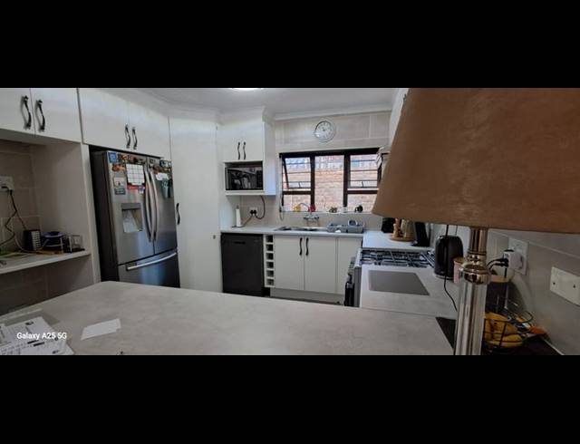 2 BEDROOM HOUSE FOR SALE IN NOORDHEUWEL